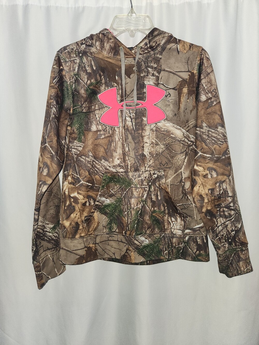 Under Armour Brown Camo Hoodie with Pink Logo #active #outdoorsy #sporty #bold